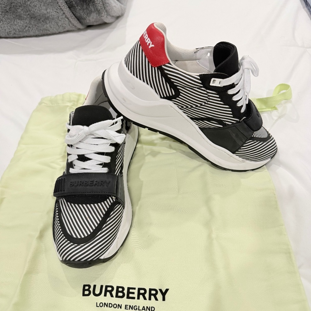 Burberry sneakers